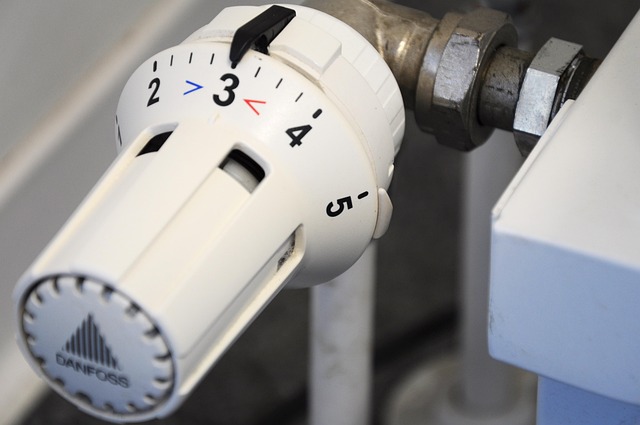 Domowe sposoby na oszczędzanie energii – co działa?
